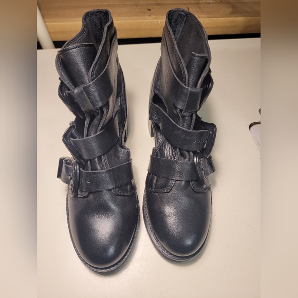 7.5 US TOPSHOP black all Leather Marco Buckle ankle Boots. - Picture 4 of 11